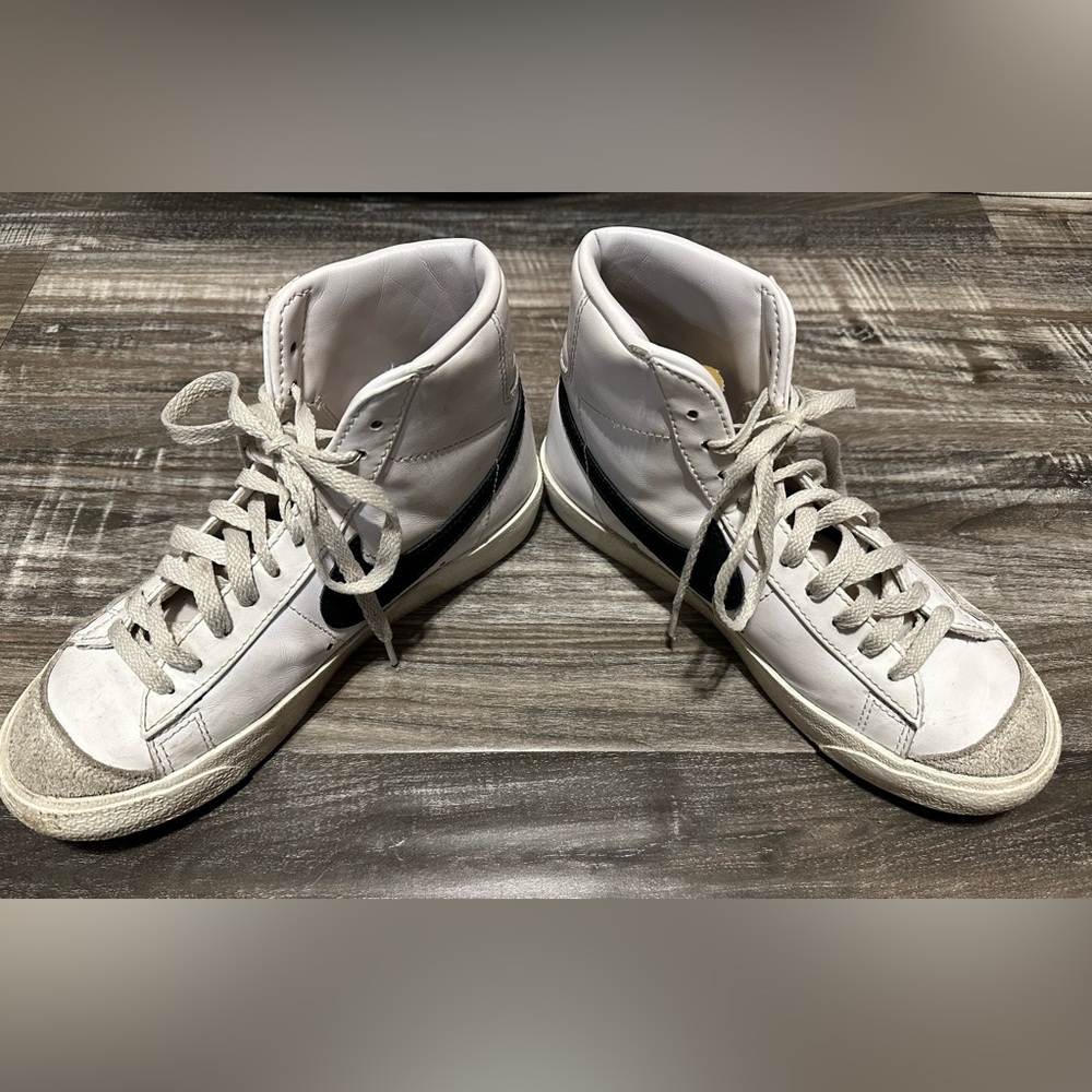 Nike Blazer Mid 77 sz 10, worn but good condition